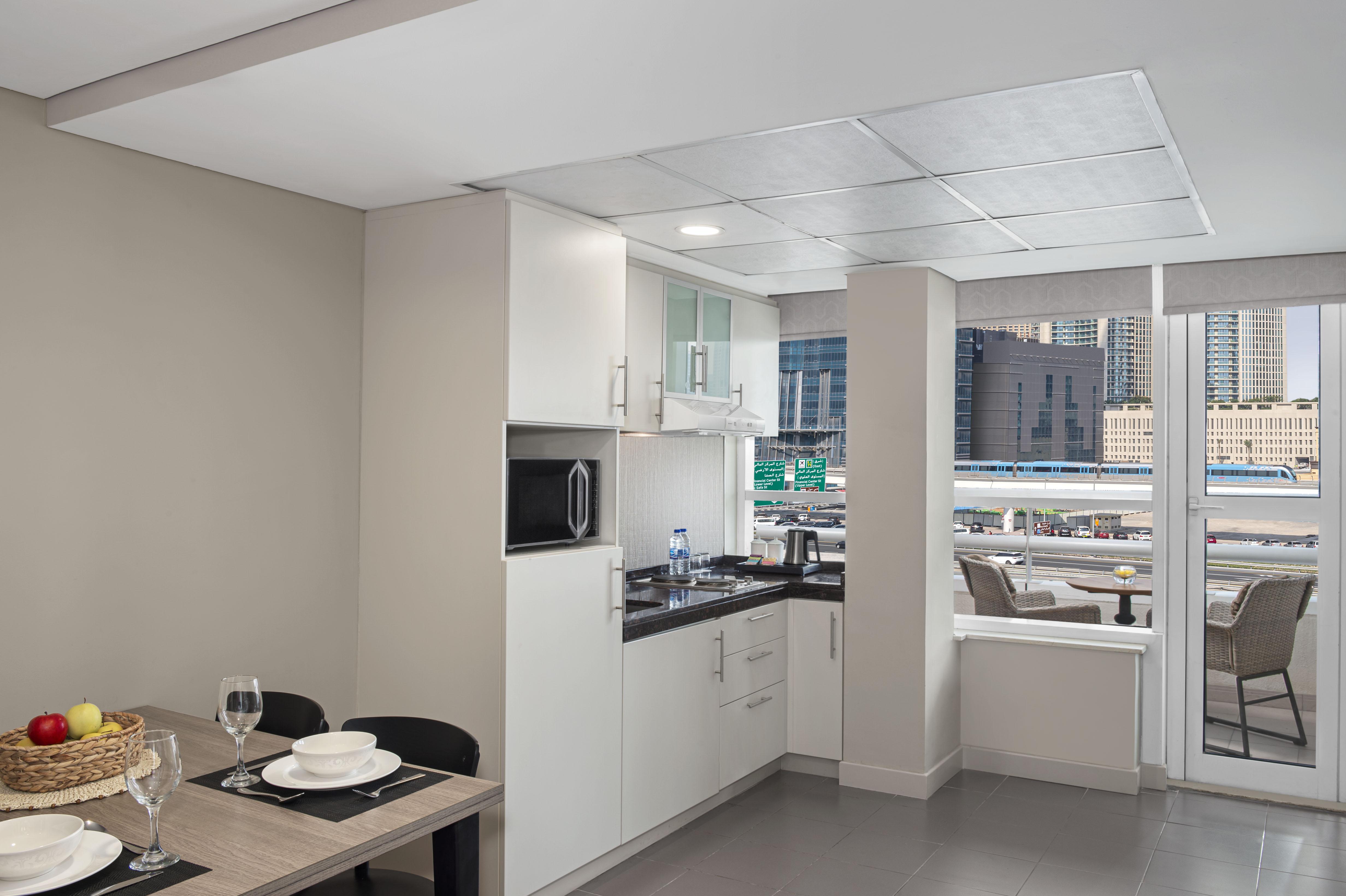 Leva Hotel Mazaya Centre Dubaï Extérieur photo